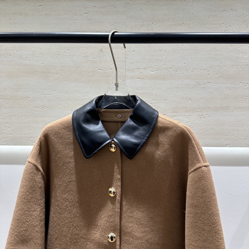 Ce1i*e outwears